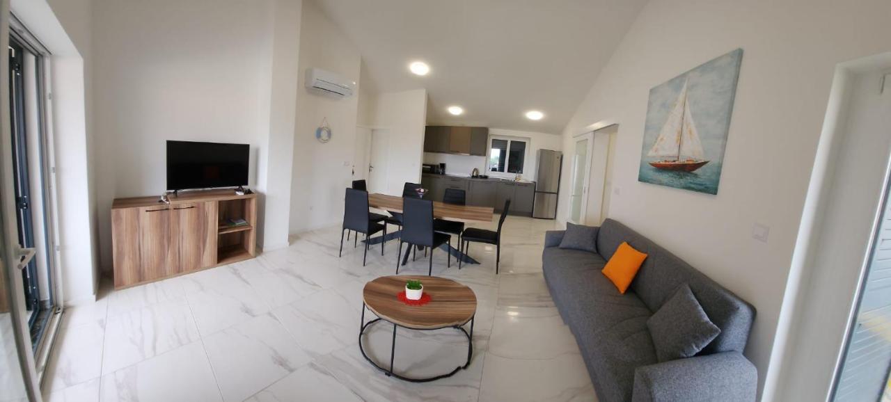 Apartmani M&L I M&J مالينسكا المظهر الخارجي الصورة